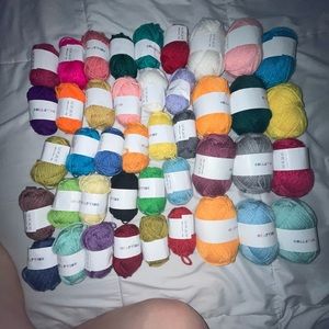 Acrylic yarn